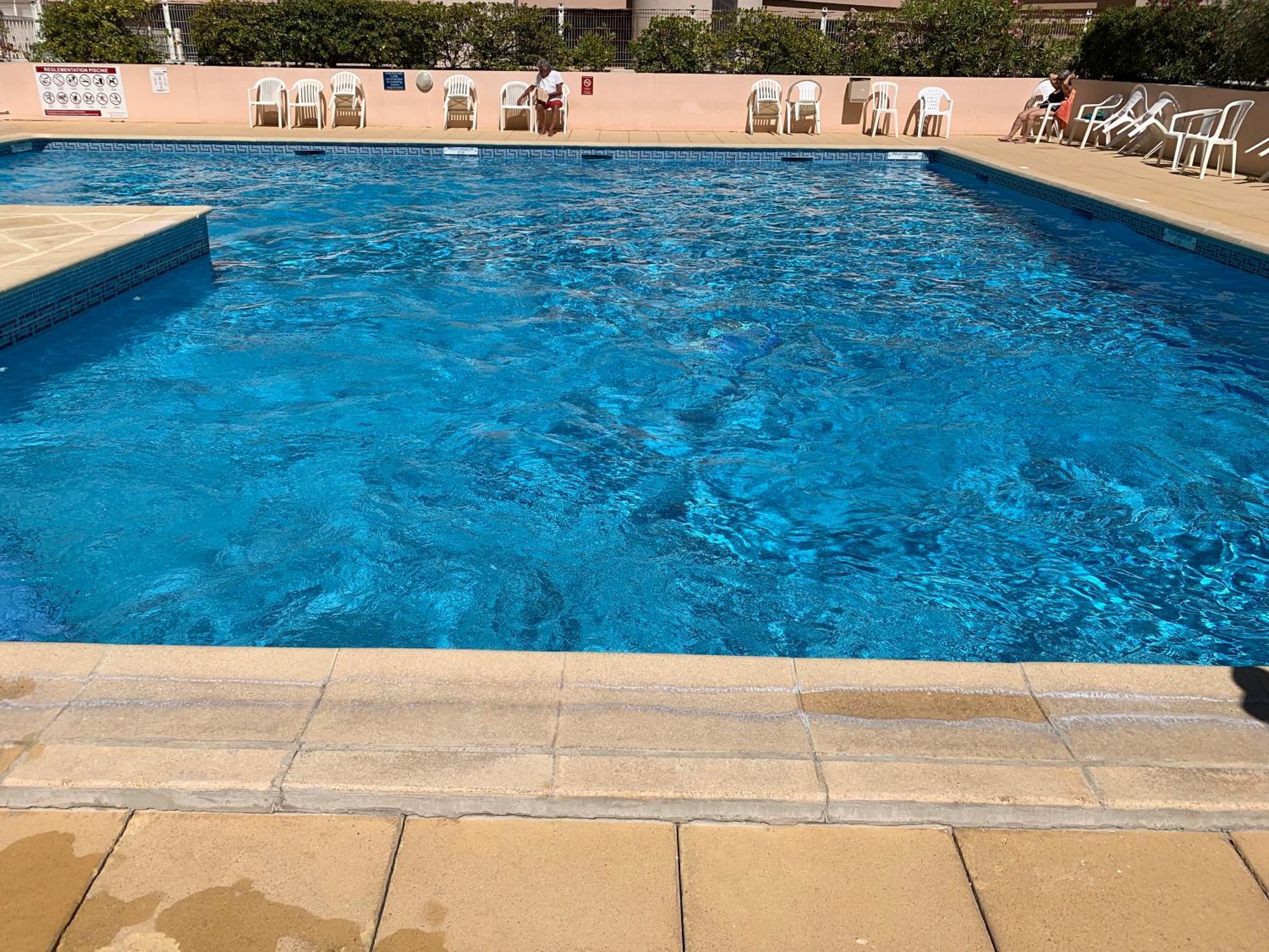 Résidence avec piscine et box, vue sur mer Sète Esterno foto
