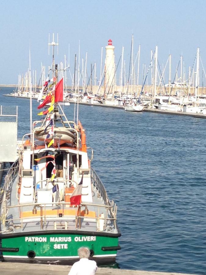 Résidence avec piscine et box, vue sur mer Sète Esterno foto